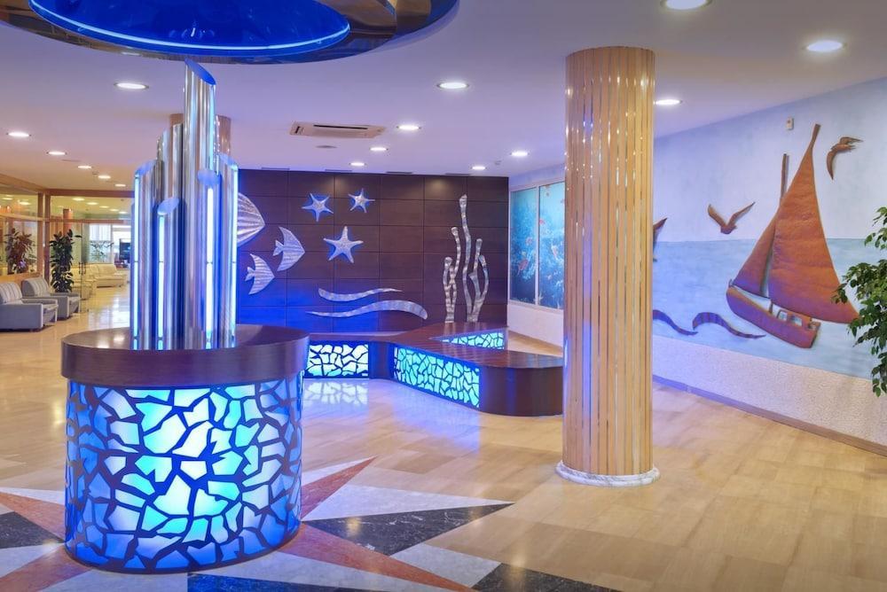 Hotel Caprici & 4*