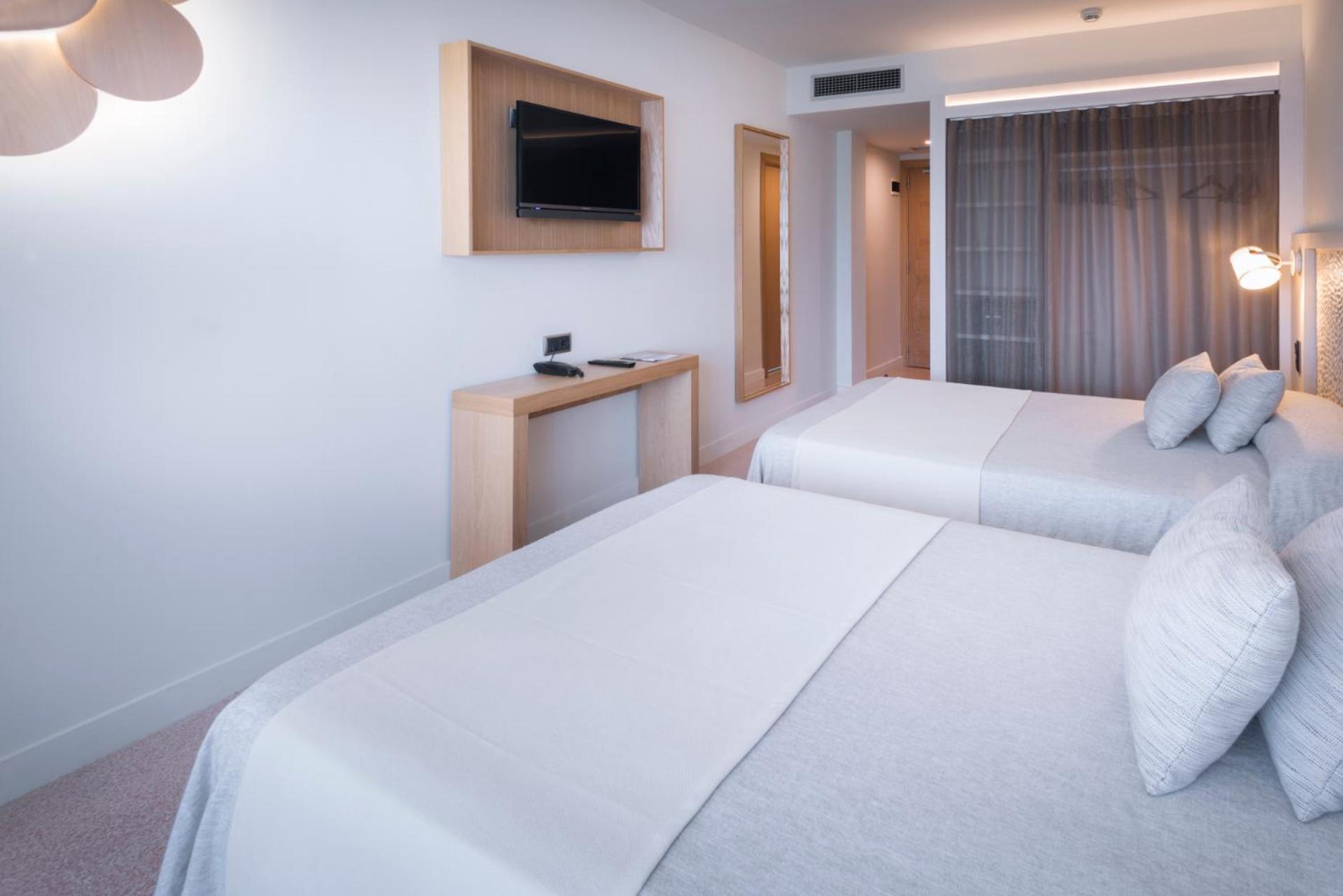 Hotel Caprici &
